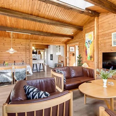 3 Bedroom Gorgeous In Hébergement de vacances *